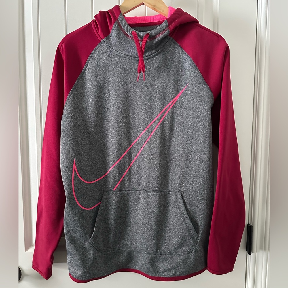 Nike women’s sweatshirt